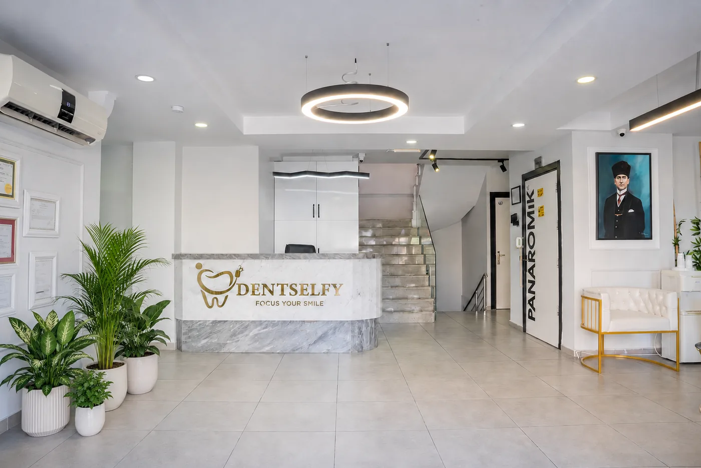 Dentselfy clinic interior photo 1