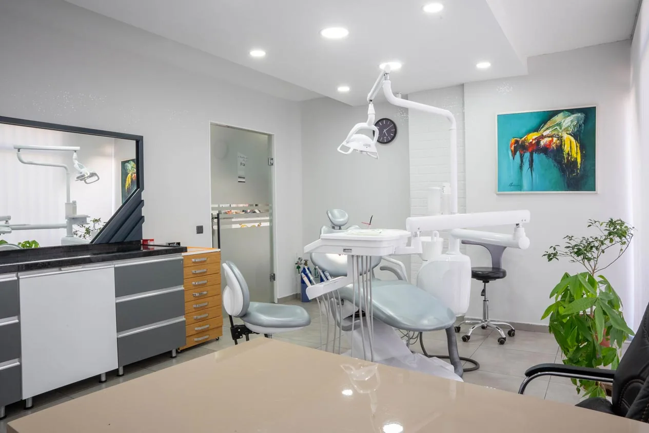 Dentselfy clinic interior photo 3