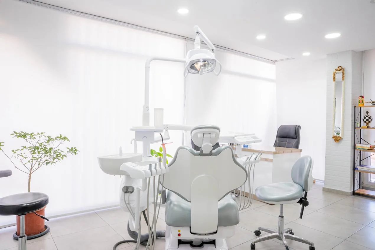 Dentselfy clinic interior photo 5