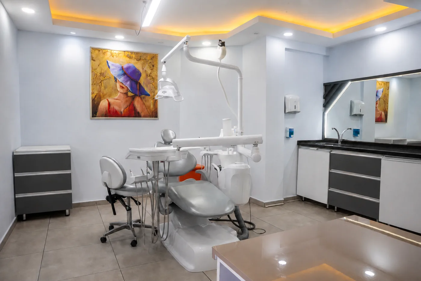 Dentselfy clinic interior photo 8